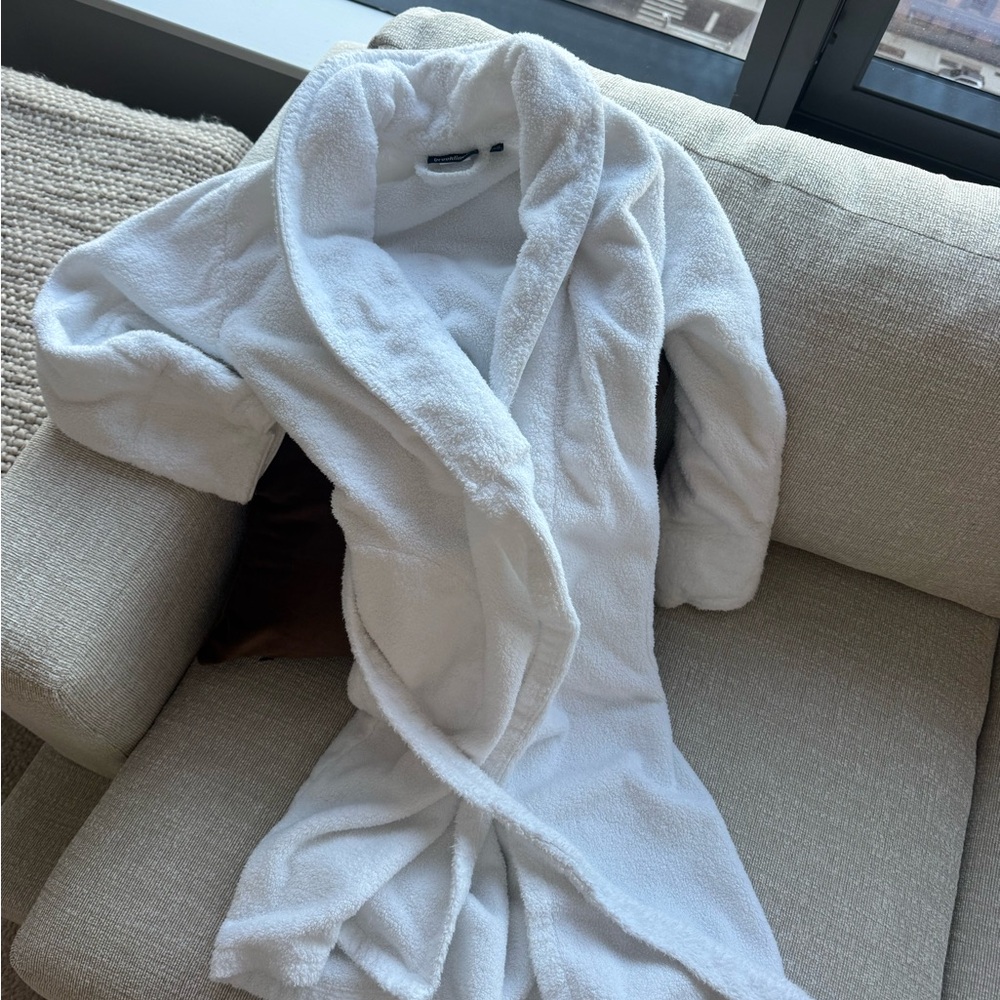Brooklinen Plush White towel Robe